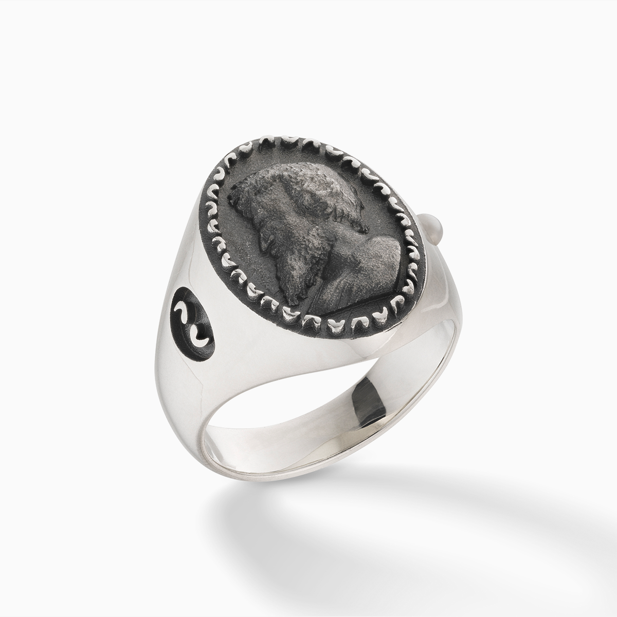MONETA Valerio Belli Oxidized & Polished Silver Signet Ring