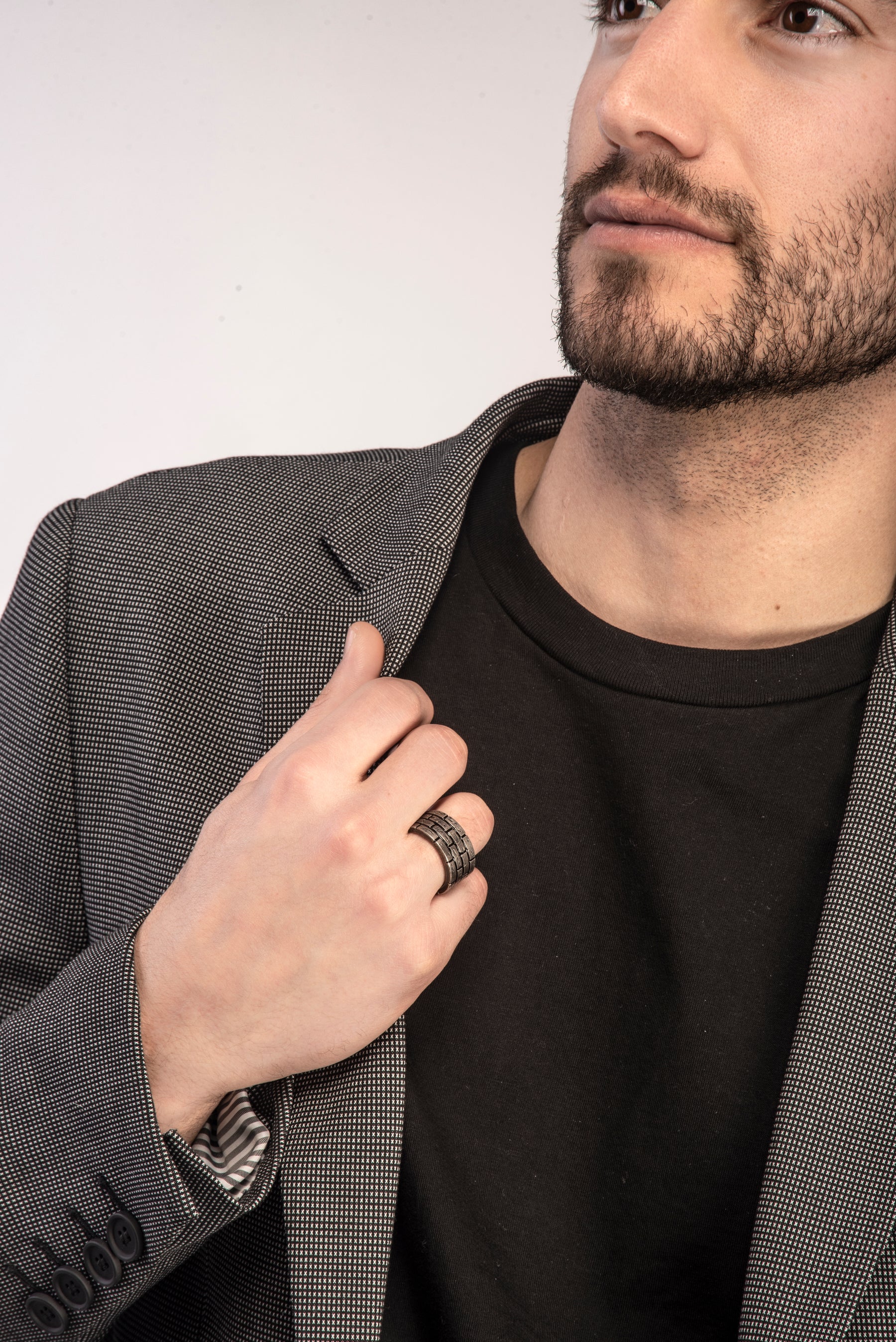 MURALES Oxidized Silver Wide Ring with Black Enamel