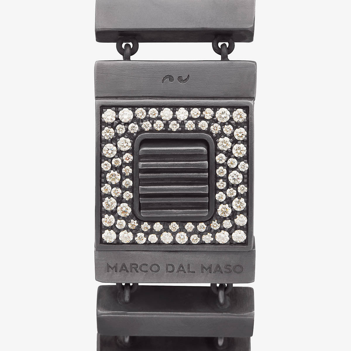 Close-up of Gladiator oxidized silver bracelet with lab-grown white diamonds - Marco Dal Maso