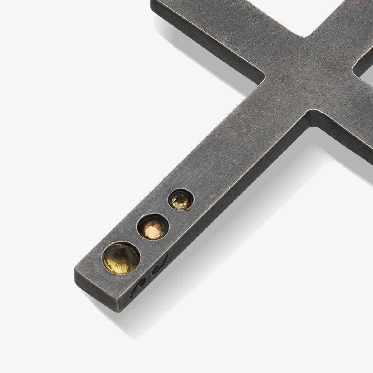 THE CROSS Latin Amulet with Gemstone, Citrine-Close View