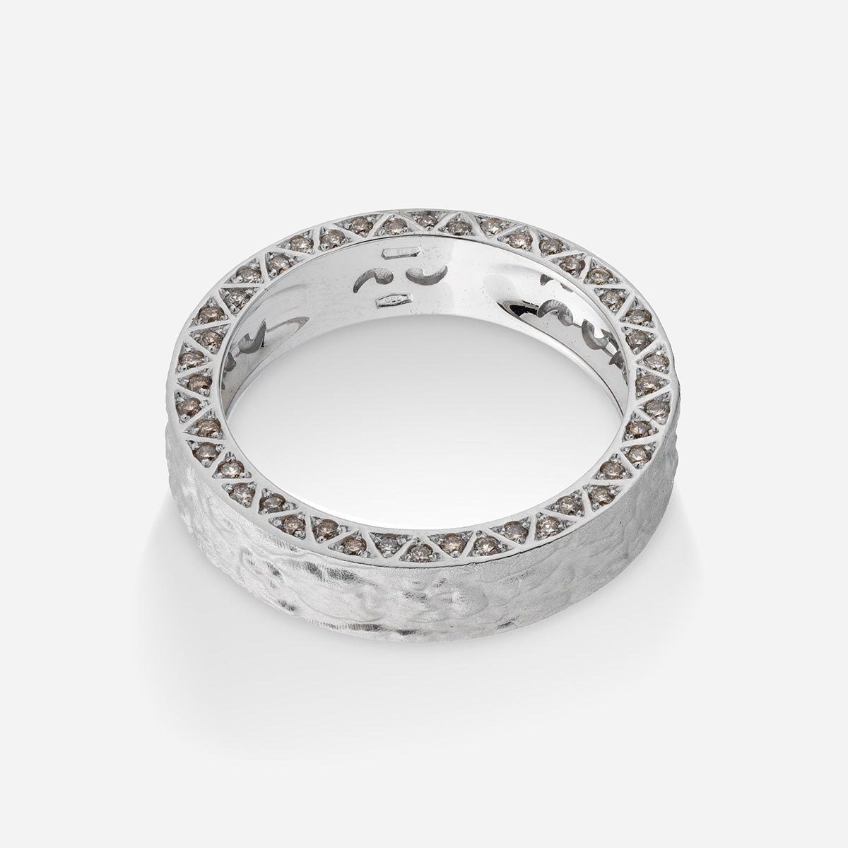 Anello Manawa in oro testurizzato 18 kt con diamanti champagne