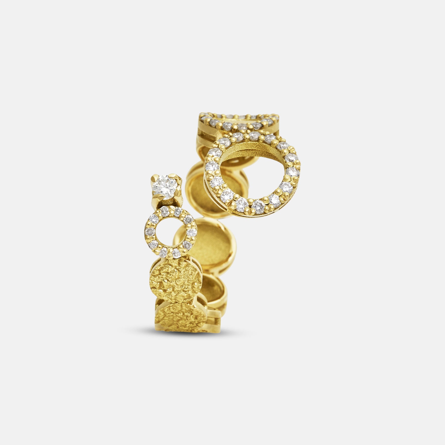 Frammenti Yellow Gold Ring in 18K gold with matte finish, featuring open circle motifs set with pavé white diamonds.