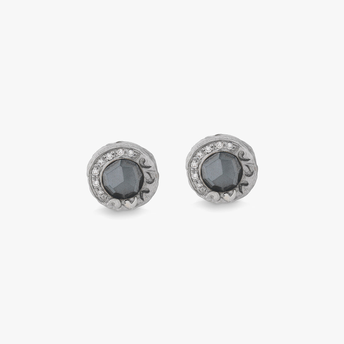 Warrior Single 18KT White Gold Stud Earring with hematite and white diamonds
