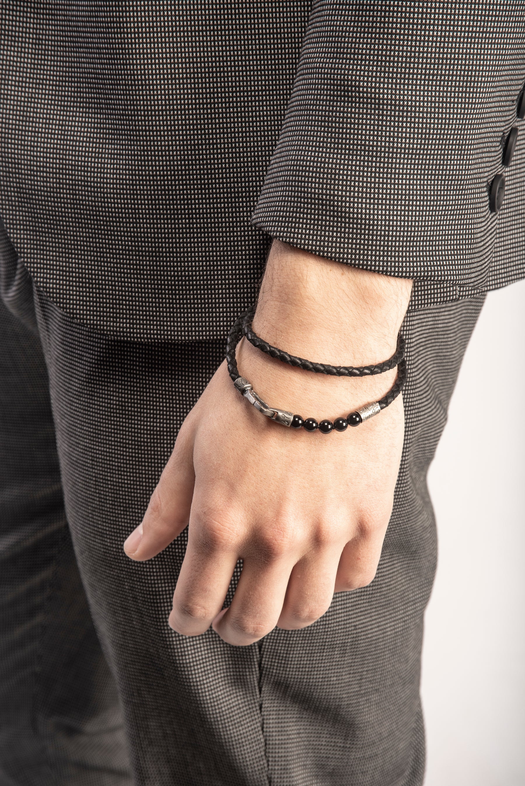 LASH 6 mm Beaded Double Bracelet, Silver, Onyx, Black Leather-Model View