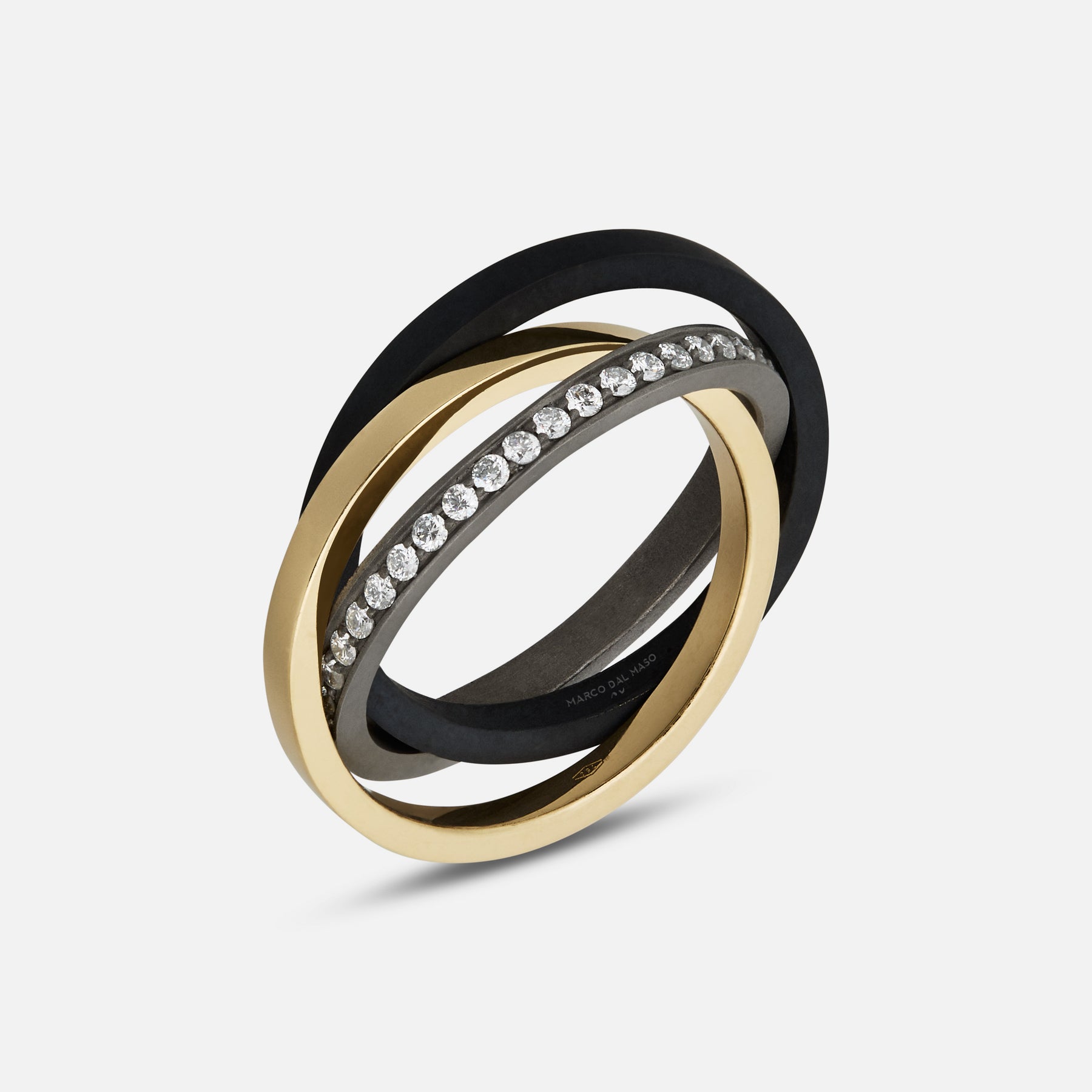 Yellow Gold setting on Eclipse Enquinox Ring shown at angle
