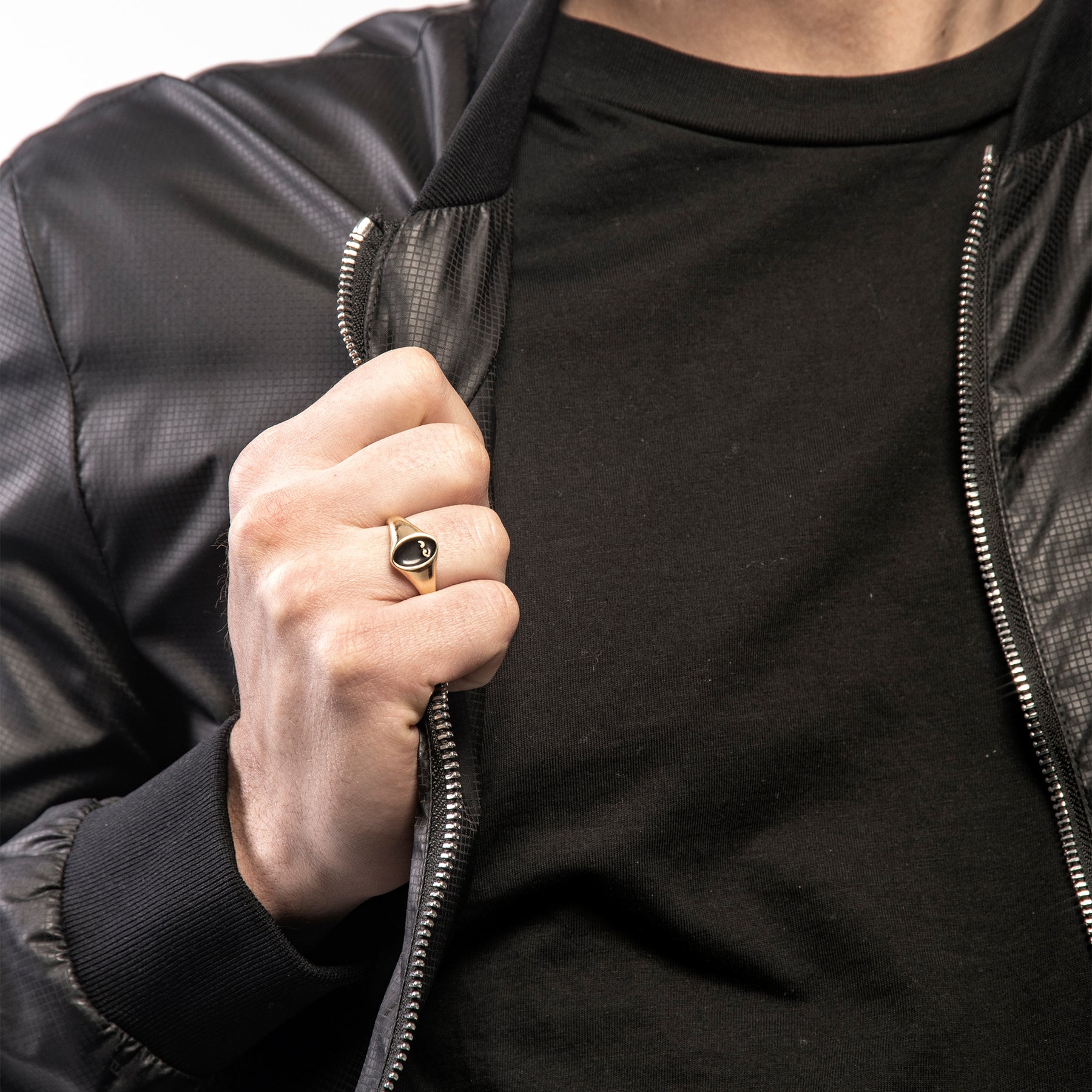 FRAME Black Enameled Signet 18k Ring