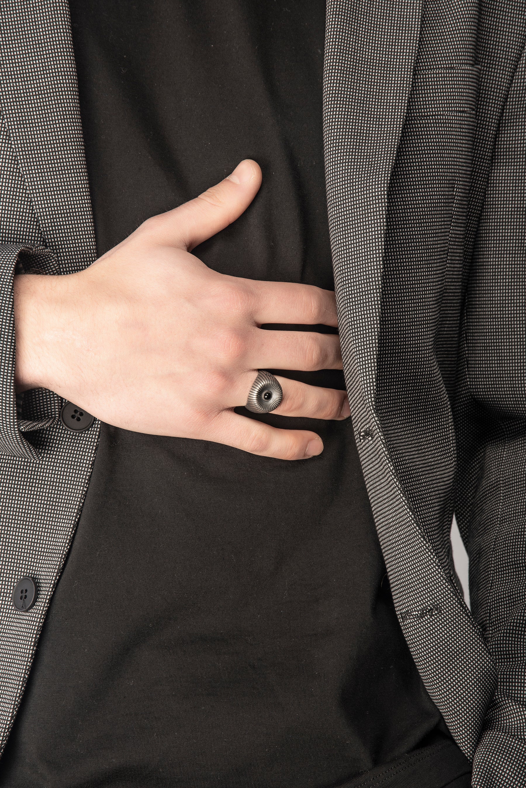 Calyx Radiant Ring with Mother of Pearl Gemstone