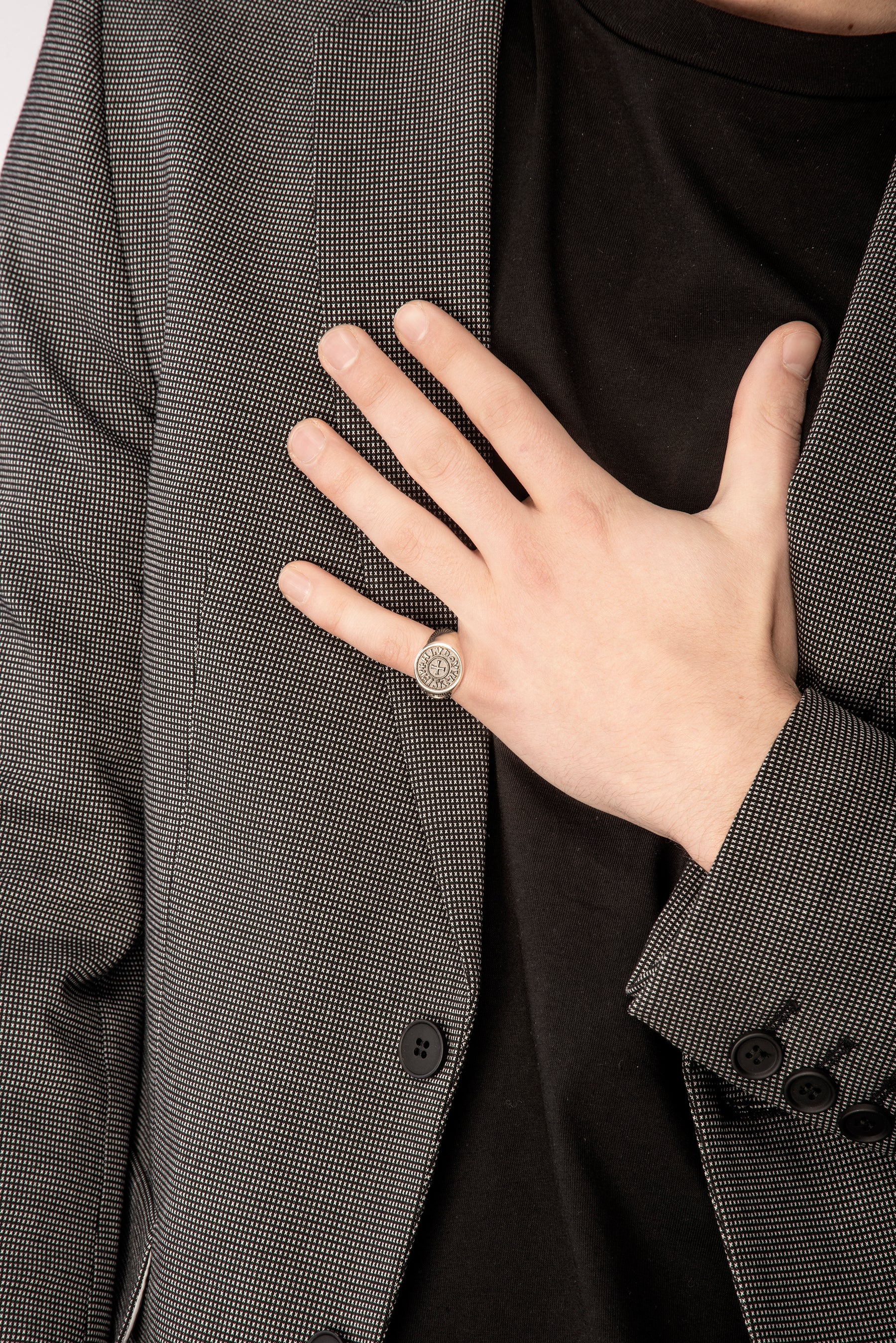 MONETA Oxidized and Polished Silver Sovereign Ring