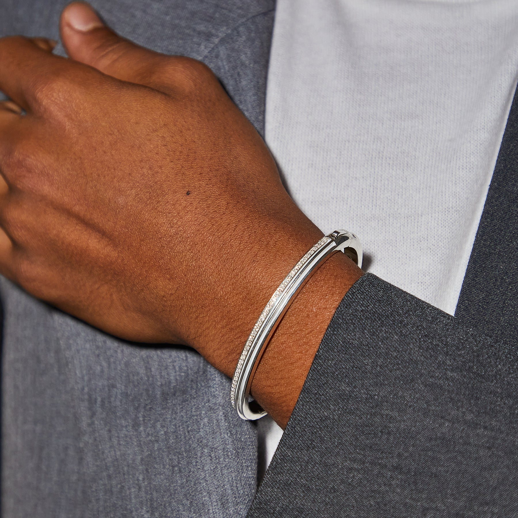 ACIES SLIM GEMSTONE CUFF