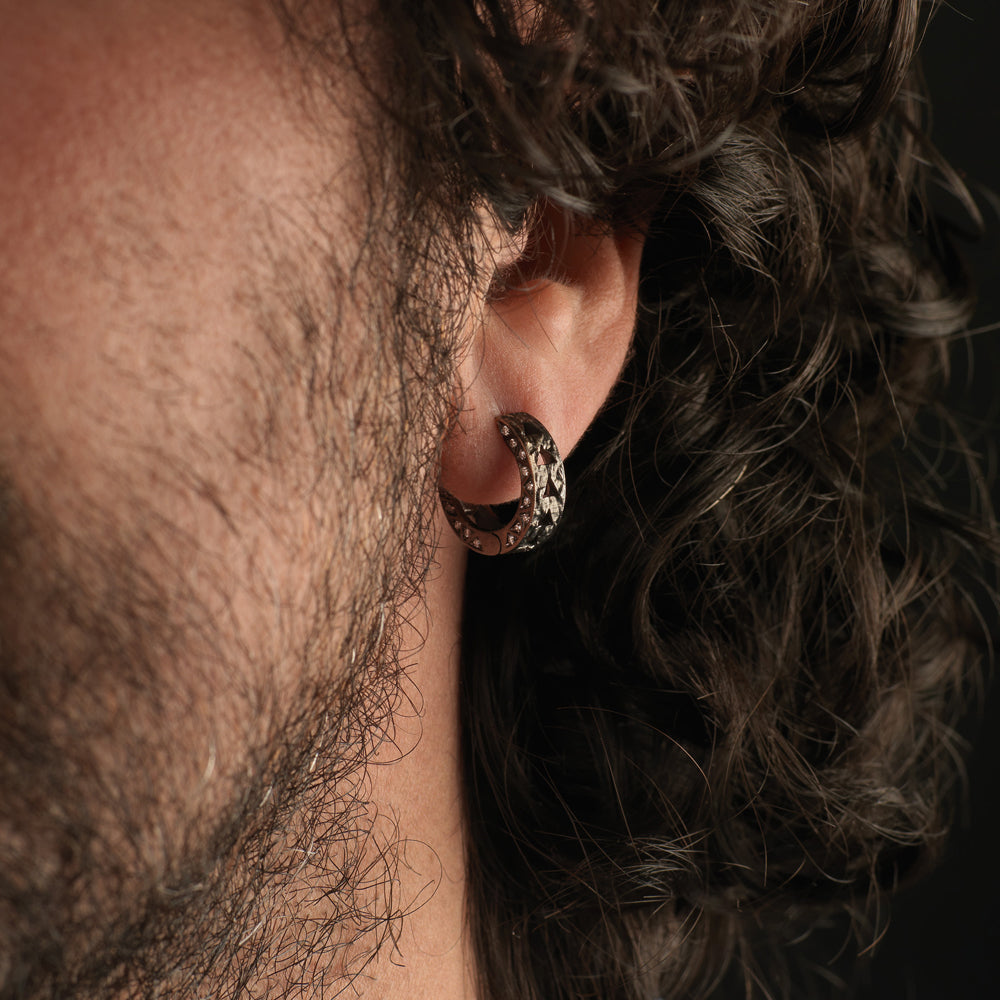 Manawa Single Shark A Earring with Champagne Diamonds