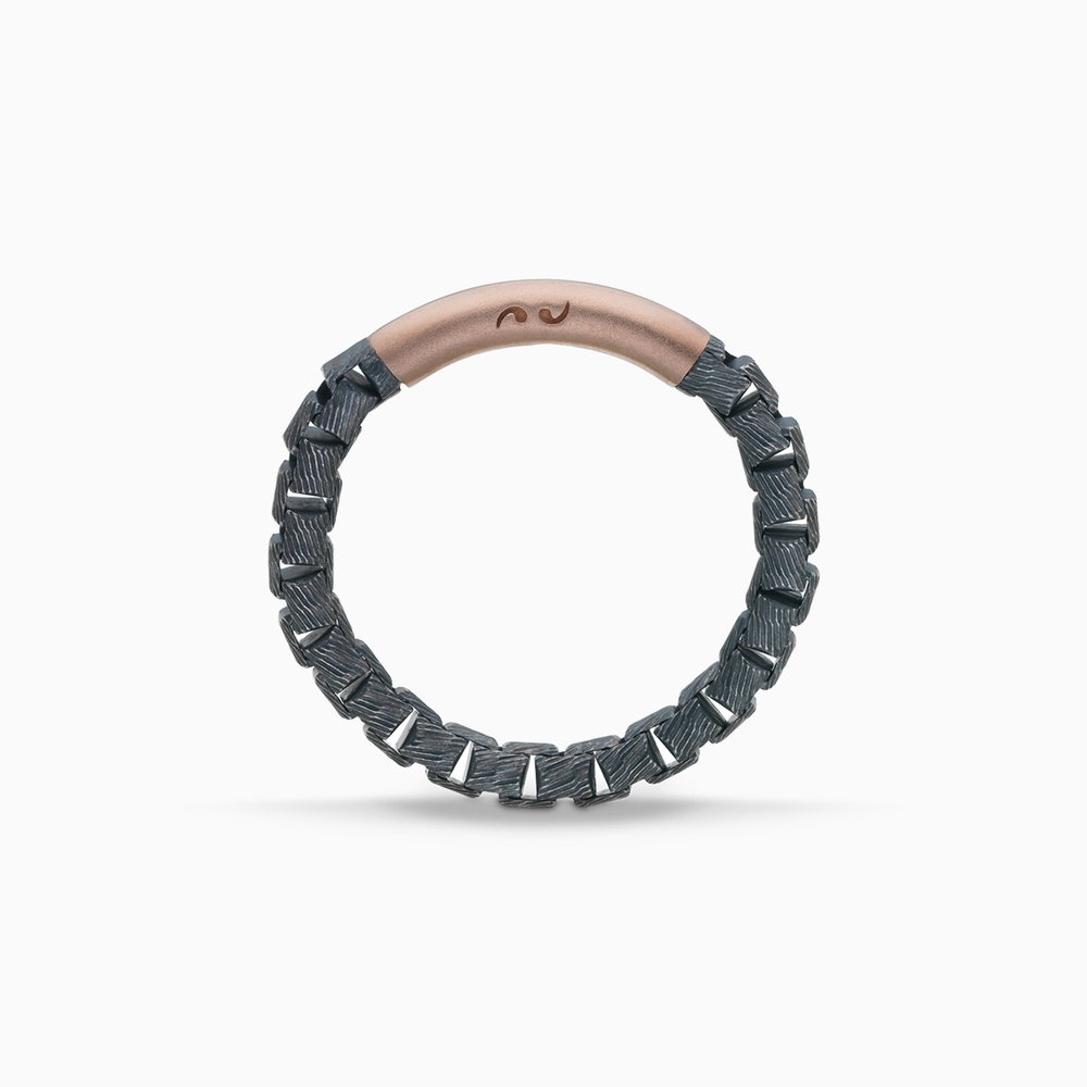 ULYSSES Geschnitzter röhrenförmiger Ring aus 18 Karat Roségold Vermeil und oxidiertem Stahl