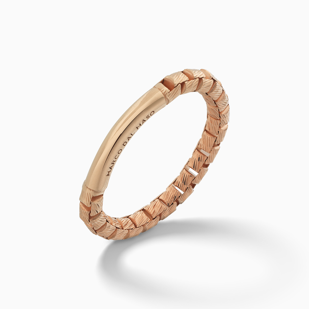 ULYSSES Geschnitzter röhrenförmiger Ring aus 18 Karat Roségold Vermeil