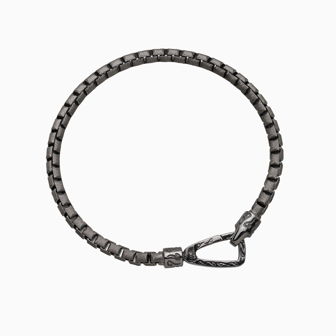 ULYSSES geschnitztes röhrenförmiges Armband aus brüniertem Silber, matte Kette und polierter Verschluss