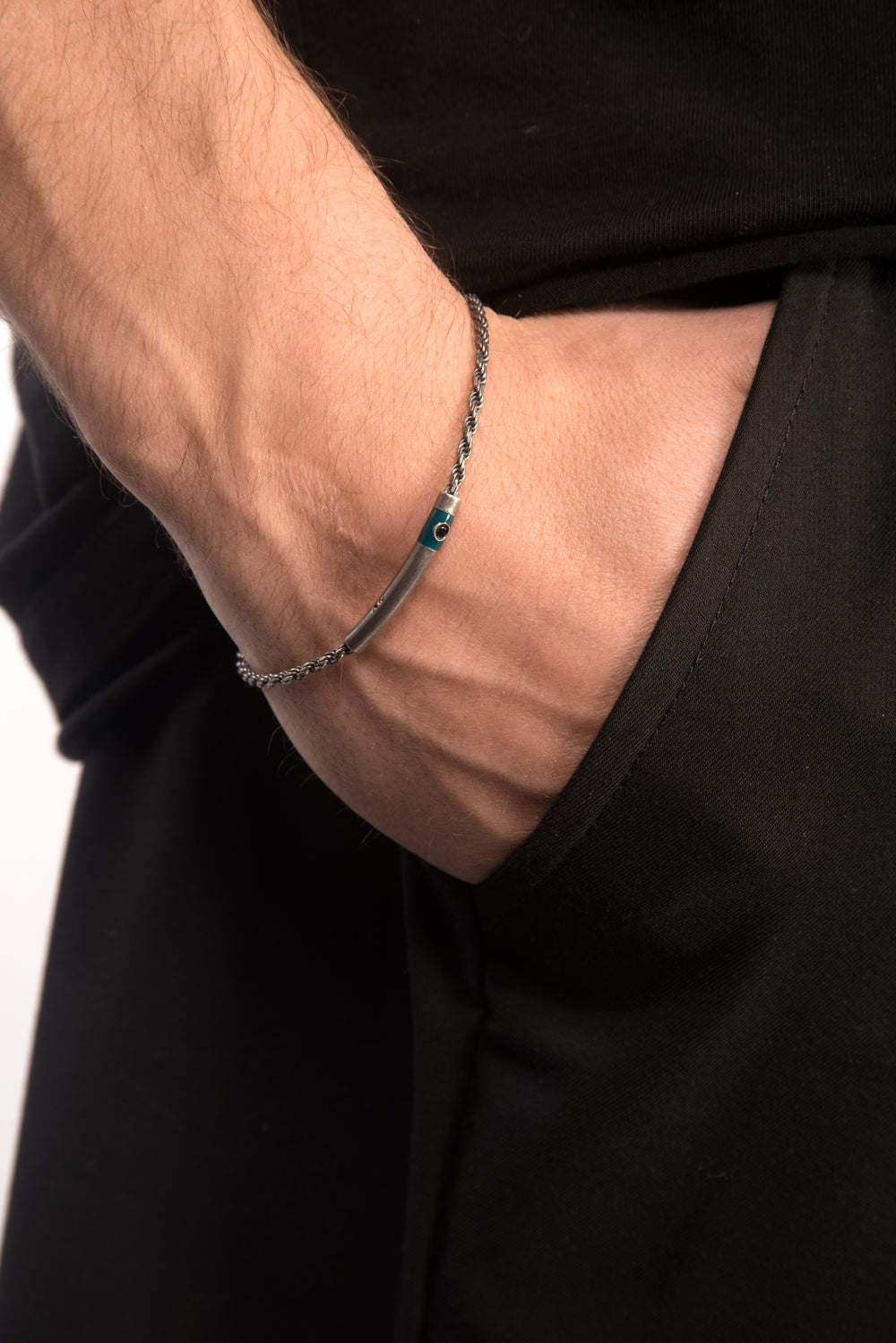 ULYSSES Cord Oxidiertes Armband mit schwarzem Diamanten und grünem Emaille