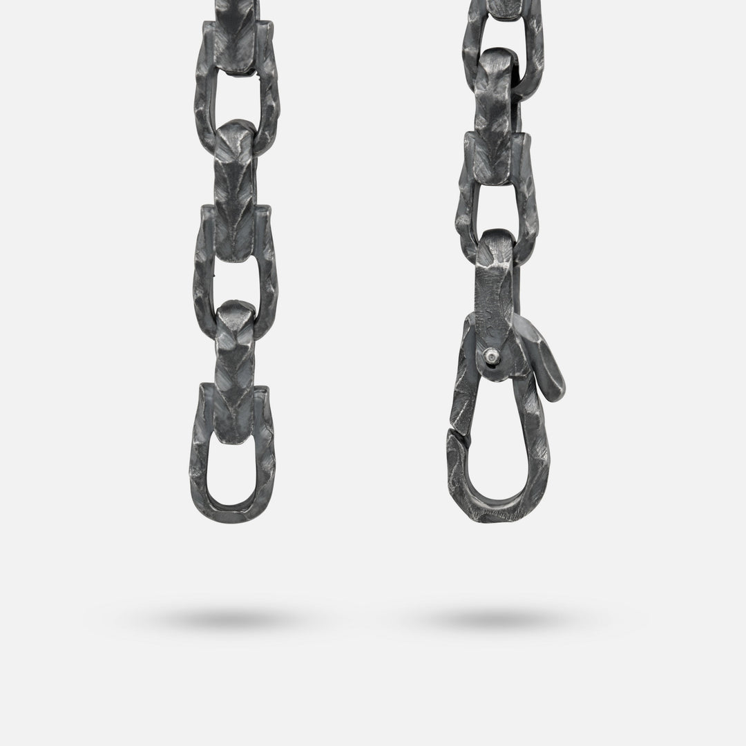 ULYSSES HAMMERED BRACELET