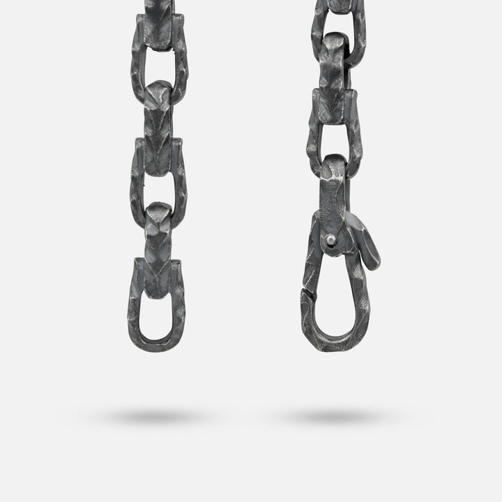 ULYSSES HAMMERED BRACELET