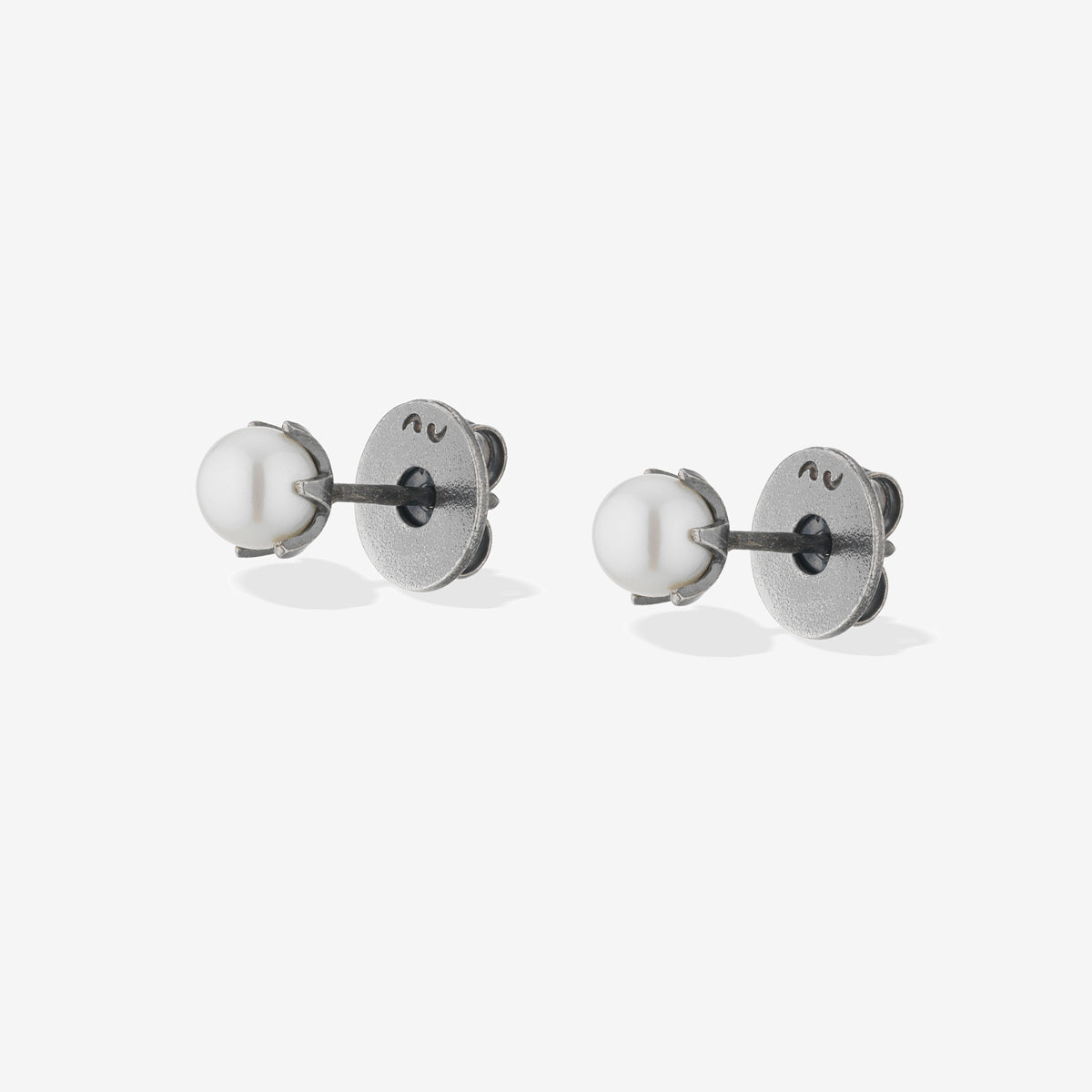 COOTIE　One Stroke Earring 　Small　SILVER Calyx Gemstone Stud Earring | Oxidized Silver & Pearl | Men's
