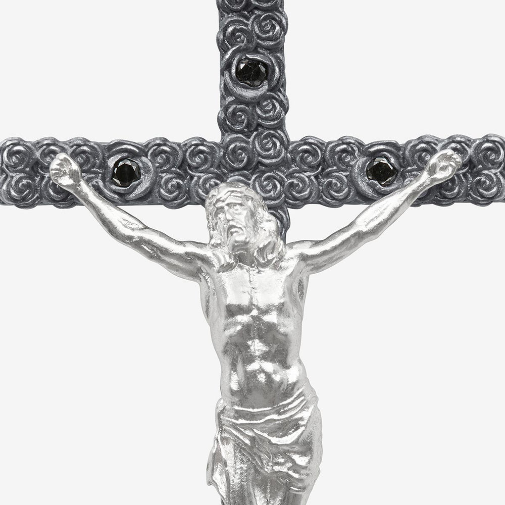 DIAMONDS'N'ROSES Silver Crucifix Amulet