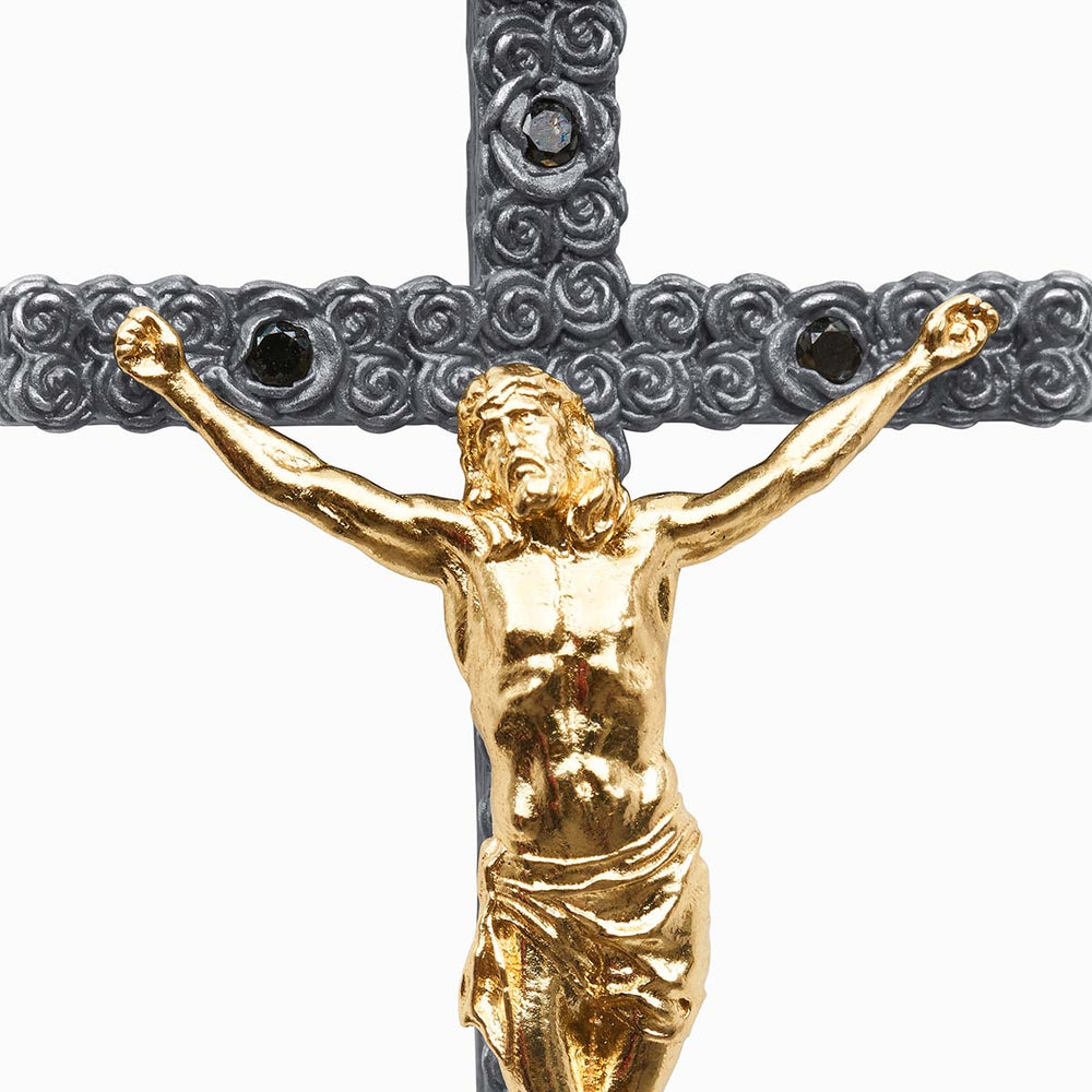 DIAMONDS'N'ROSES Polished Yellow Gold Crucifix Amulet