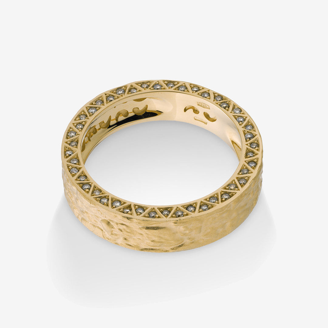 Marco Dal Maso Men Manawa Pave Edge Diamond Ring featuring a sleek band with sparkling pave diamonds.
