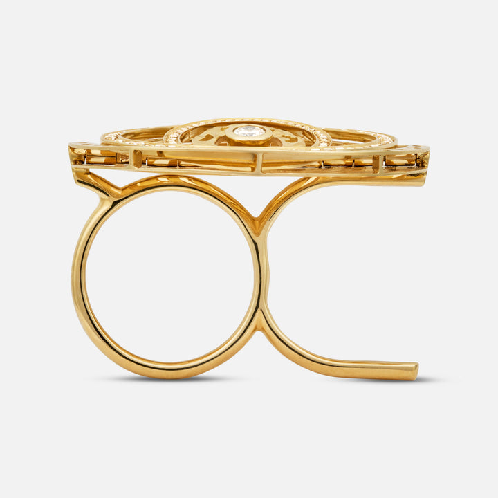 Close-up of the Amaia Twilight Ring, handcrafted in Italy