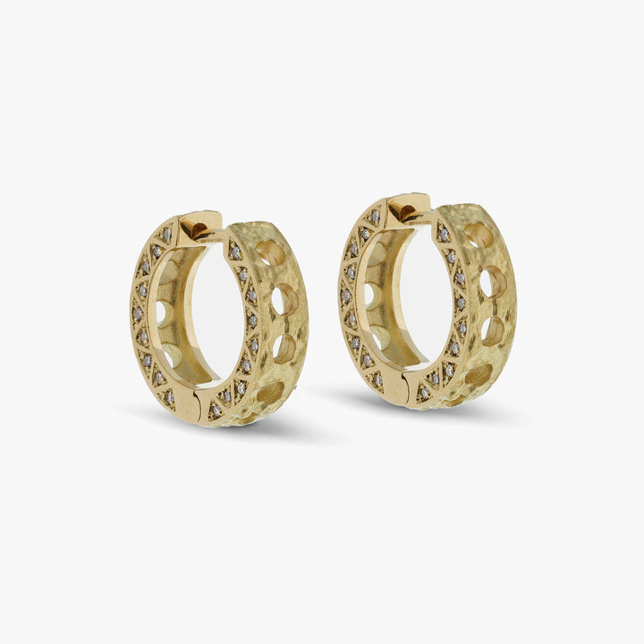 Manawa Single Shark O Earring with Champagne Diamonds