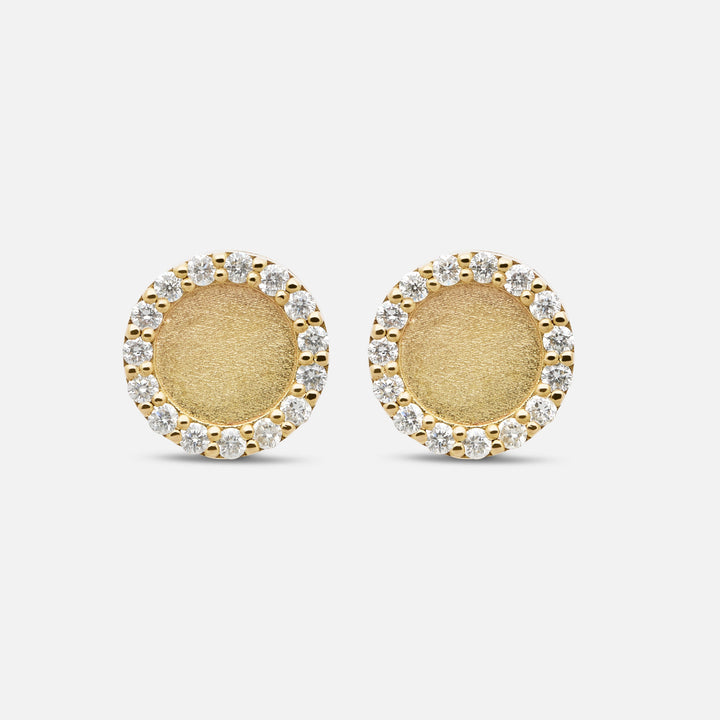 Frammenti Halo Stud Earrings in 18K yellow gold with circular diamond‑set discs.