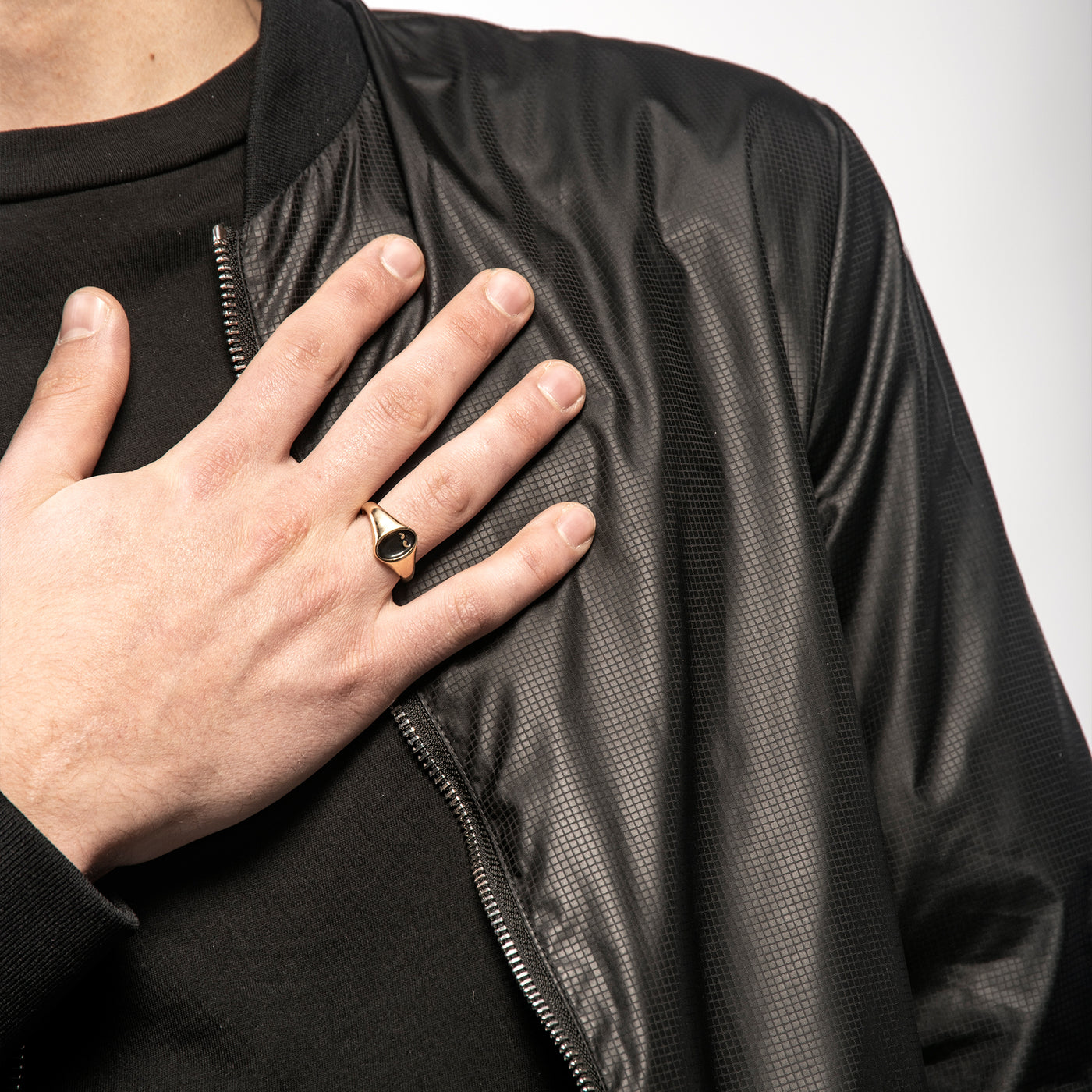 FRAME Black Enameled Signet 18k Ring