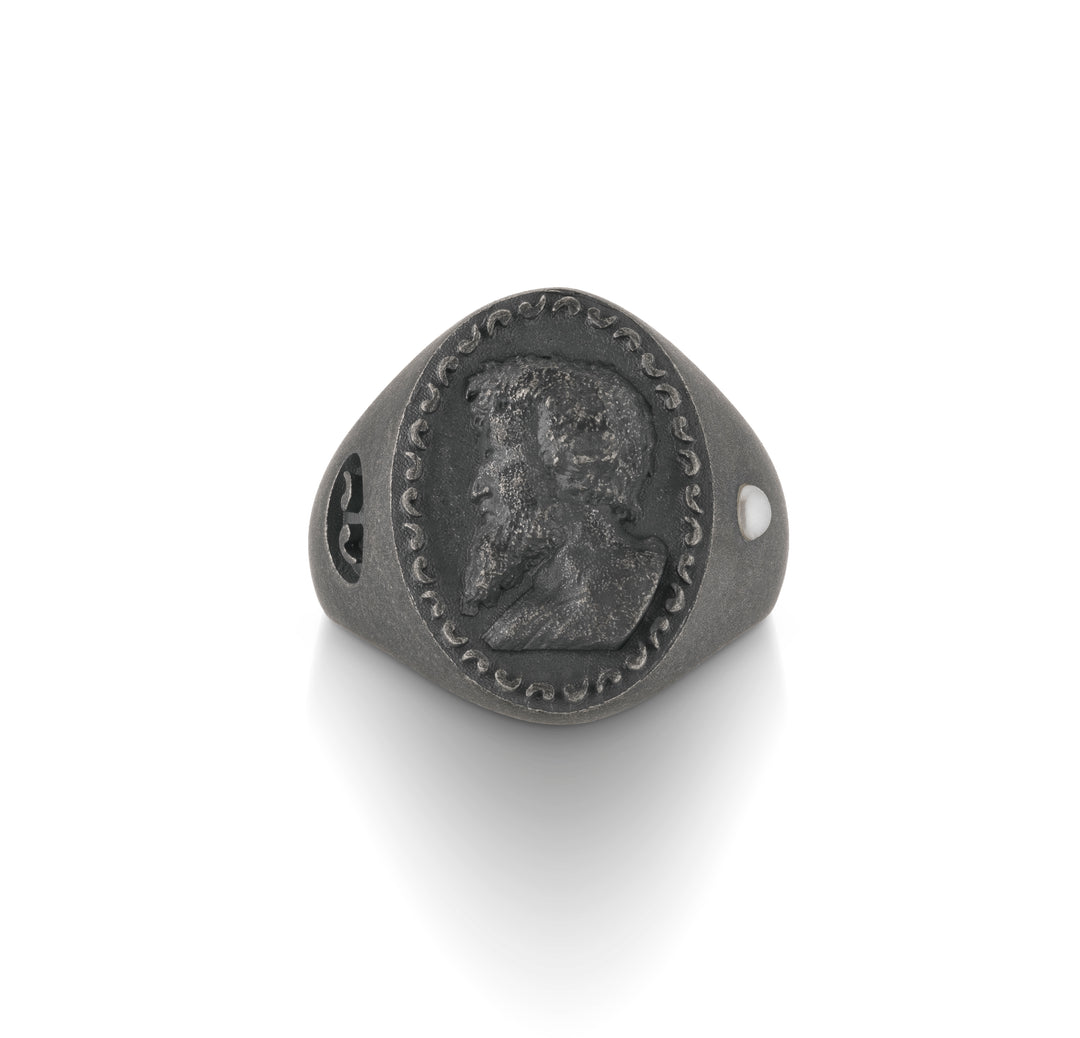 MONETA Valerio Belli Oxidized Silver Sovereign Ring