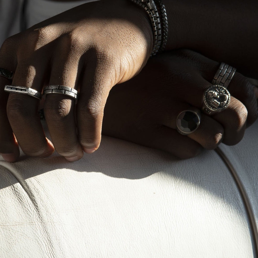 MURALES Silver Wide Band Ring
